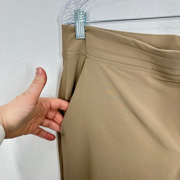 Athleta Brooklyn Ankle Pant Tan Khaki Stretch Mid Rise Cropped Size 12 Casual - Picture 4 of 7